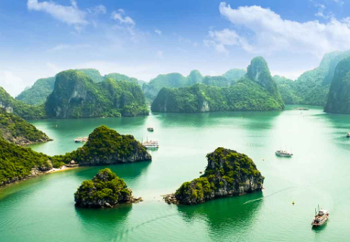 Top 10 Must-See Destinations in Vietnam for 2025