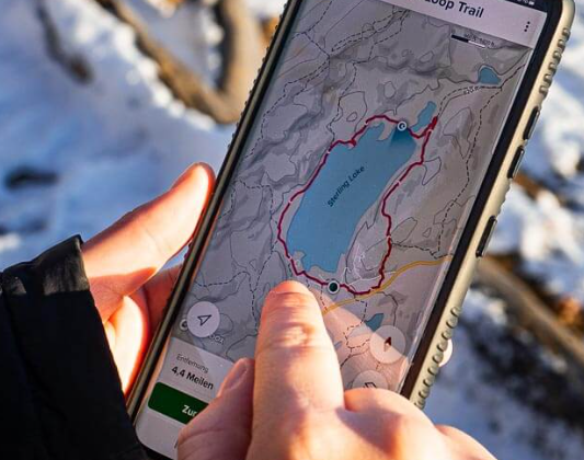 The 9 Essential Hiking Apps for Your Next Adventure